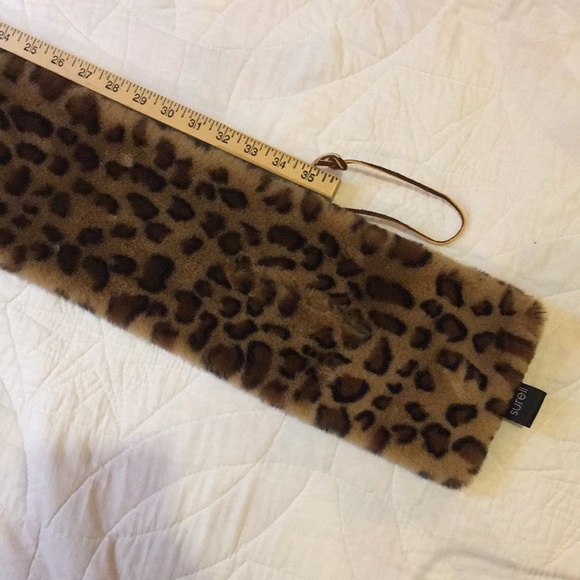 Surell Faux Fur Leopard Pull Through Scarf - Picture 4 of 4